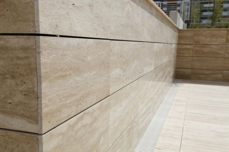 تصویر 1 از سنگ تراورتن کرم مناسب برای نمای ساختمان با دوام بالا